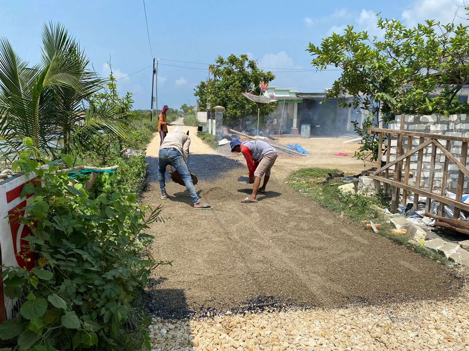 Pembangunan Jalan Lapen Dusun Muarah Tingkatkan Akses Utama Nelayan ke Tambatan Perahu