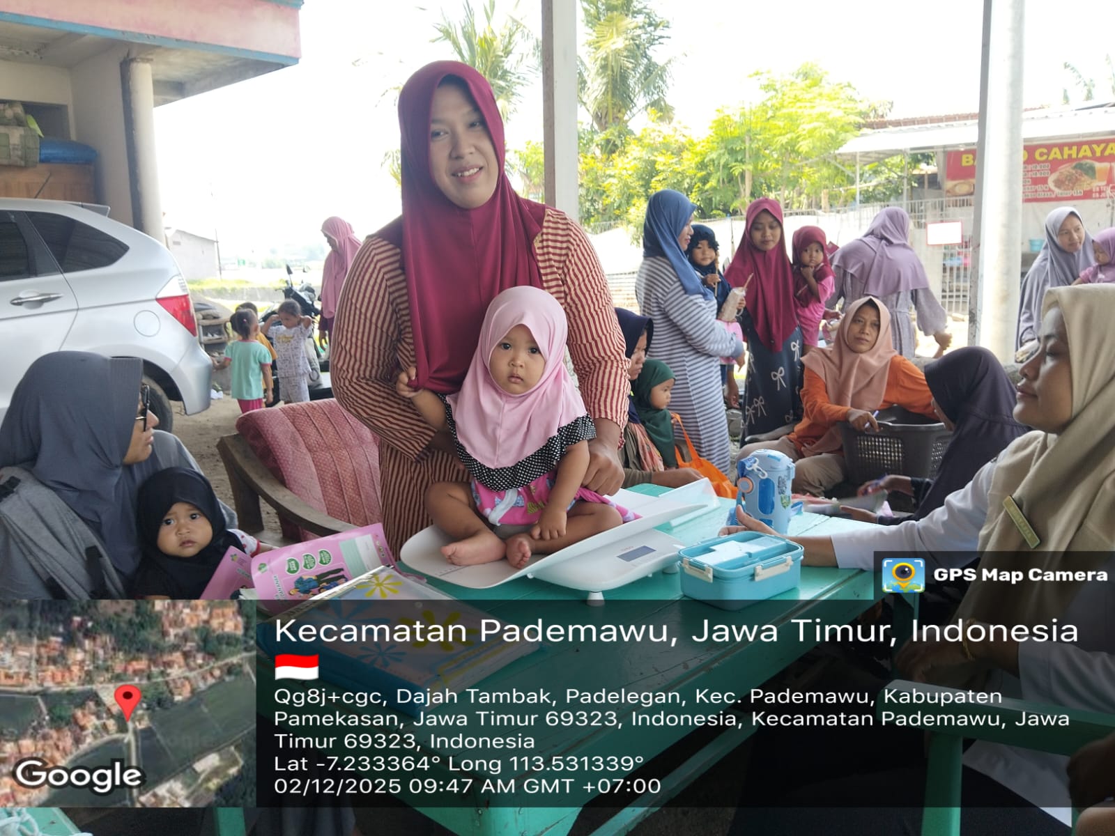 Kegiatan Posyandu Desa Padelegan Berjalan Lancar, Ibu dan Balita Antusias Mengikuti Penimbangan